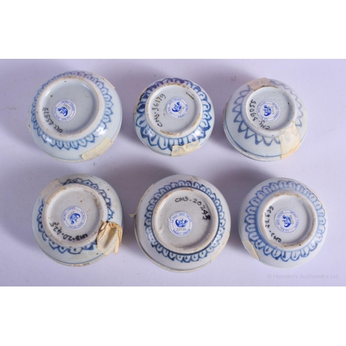 1195 - SIX CHINESE CA MAU CARGO PORCELAIN COSMETIC BOXES AND COVERS painted with flowers. 6.5 cm diameter. ... 