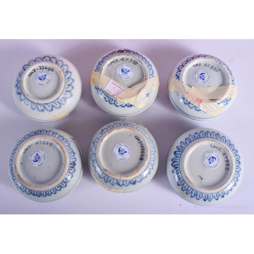 1196 - SIX CHINESE CA MAU CARGO PORCELAIN COSMETIC BOXES AND COVERS painted with flowers. 6.5 cm diameter. ... 