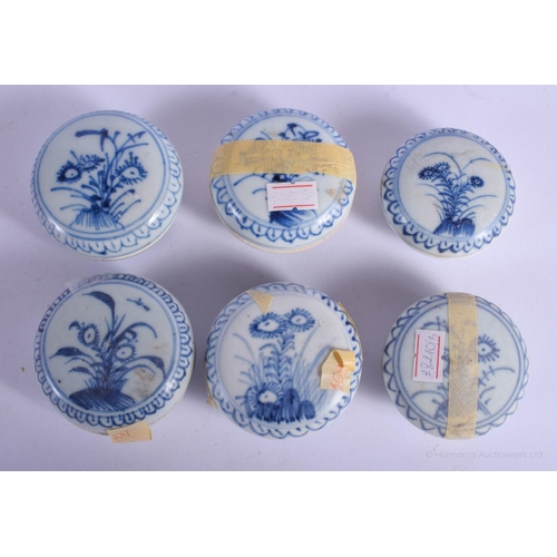 1198 - SIX CHINESE CA MAU CARGO PORCELAIN COSMETIC BOXES AND COVERS painted with flowers. 6.5 cm diameter. ... 