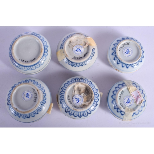 1198 - SIX CHINESE CA MAU CARGO PORCELAIN COSMETIC BOXES AND COVERS painted with flowers. 6.5 cm diameter. ... 