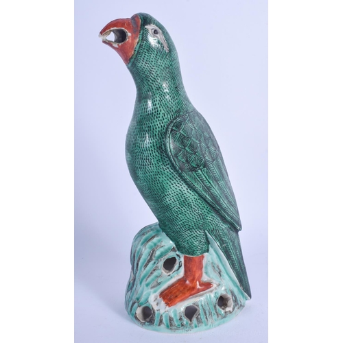 1213 - A 17TH/18TH CENTURY CHINESE FAMILLE VERTE FIGURE OF A PARROT Kangxi/Yongzheng, upon an openwork base... 