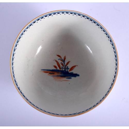 134 - 18th c. Worcester small bowl painted in under glaze blue and over  glaze red with the Two Quail patt... 