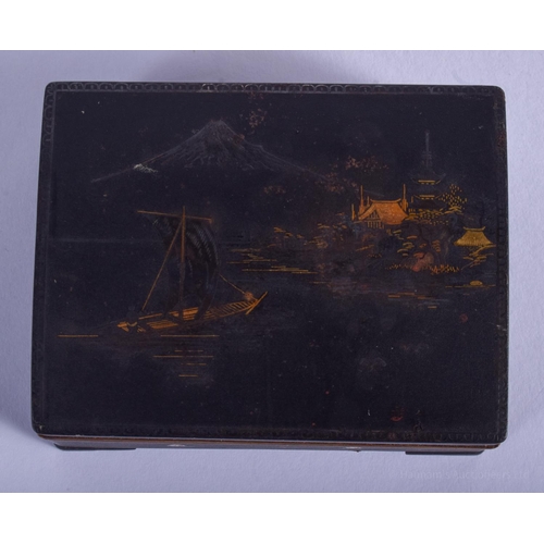 1511 - AN EARLY 20TH CENTURY JAPANESE MEIJI PERIOD KOMAI TYPE BOX decorated with Mt Fuji. 8 cm x 7 cm.