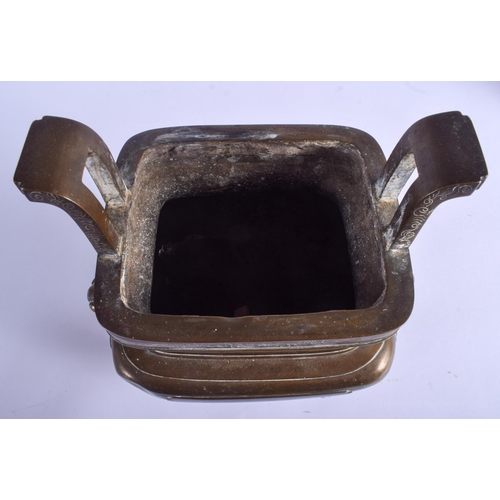 1527 - A 19TH CENTURY CHINESE TWIN HANDLED BRONZE CENSER AND COVER with Buddhistic lion terminal. 40 cm x 2... 