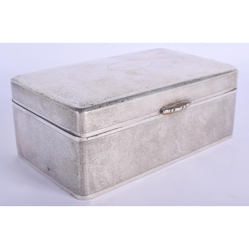 1529 - A LATE 19TH CENTURY CHINESE EXPORT SILVER CIGARETTE CASE by Hung Chong. 594 grams. 15 cm x 9 cm.