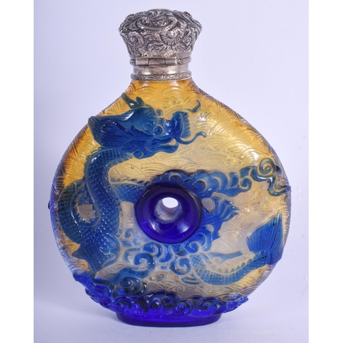 1535 - A 19TH CENTURY CHINESE SILVER MOUNTED PEKING GLASS SCENT BOTTLE with unusual pierced cover, decorate... 