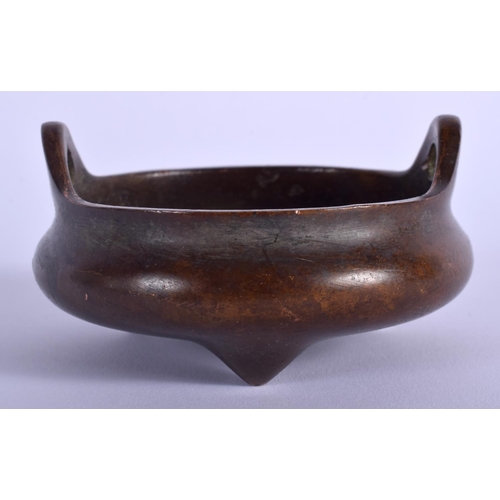 1542 - A CHINESE BRONZE CENSER. 8 cm wide, internal width 6.5 cm.