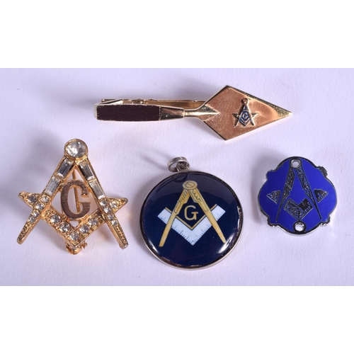 1800 - A VINTAGE SILVER AND ENAMEL MASONIC PENDANT together with three other similar items. (4)