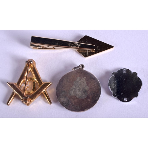 1800 - A VINTAGE SILVER AND ENAMEL MASONIC PENDANT together with three other similar items. (4)