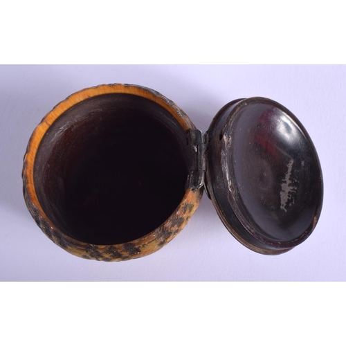 1807 - AN 18TH CENTURY CONTINENTAL RHINOCEROS HORN TOPPED SNUFF BOX with basket weave body. 5.5 cm wide.