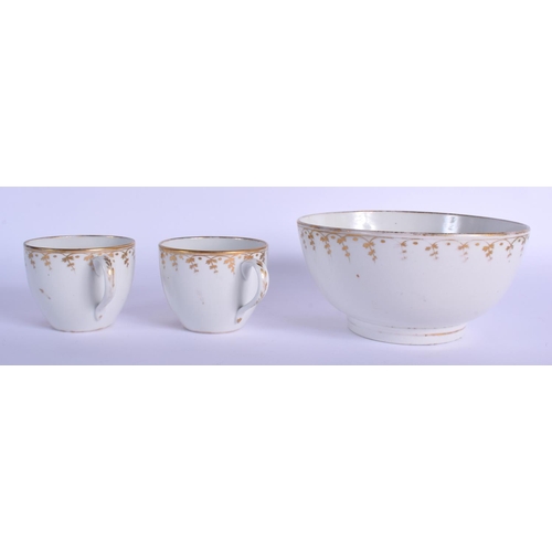 184 - Late 18th/early 19th c. pair of teacups and saucer and matching slop bowl, probably Wolfe Mason, pai... 