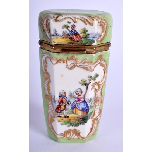 1850 - AN 18TH/19TH CENTURY CONTINENTAL ENAMEL PILL BOX painted with lovers. 9.5 cm x 4.5 cm.