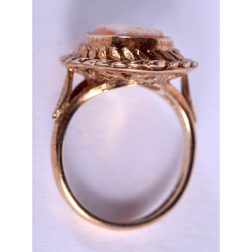 1861 - A 9CT GOLD CAMEO RING. O. 5.7 grams.