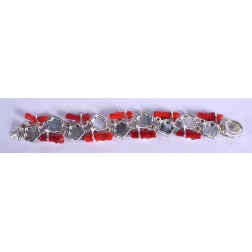 1882 - A SILVER BRACELET. 44 grams. 17 cm long.