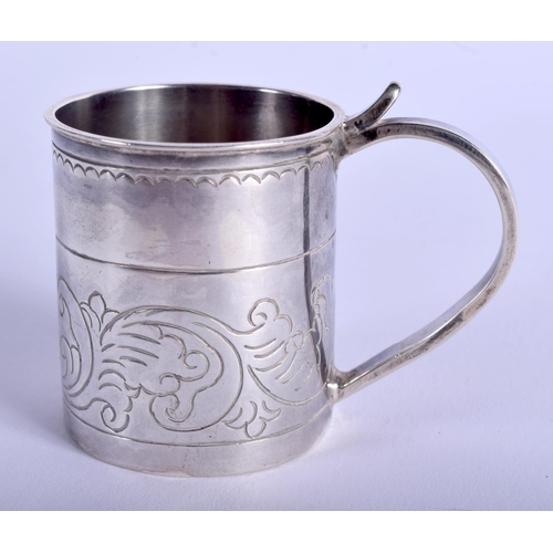 1926 - A MODERN MINIATURE SILVER MUG. 53 grams. 4.5 cm high.