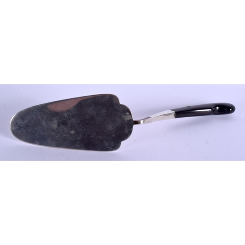 1962 - A VINTAGE SILVER TROWEL. 54 grams. 20 cm wide.