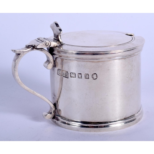 1964 - A 1930S SILVER MUSTARD POT. London 1935. Silver 127 grams. 8.5 cm wide.