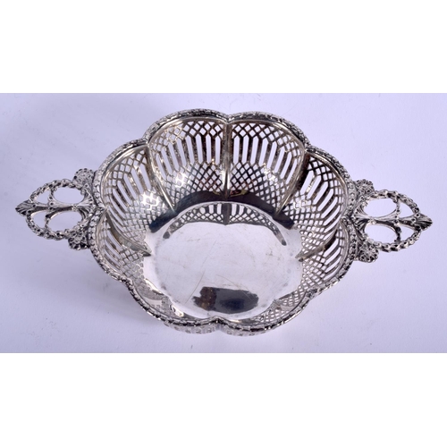 1970 - AN ANTIQUE SILVER TWIN HANDLED BON BON DISH. 111 grams. Birmingham 1912. 18 cm x 12 cm.