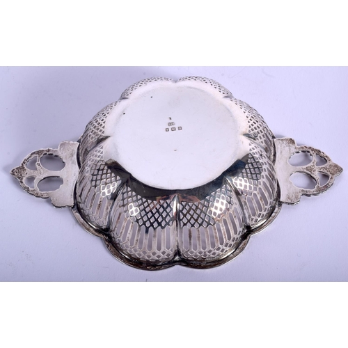 1970 - AN ANTIQUE SILVER TWIN HANDLED BON BON DISH. 111 grams. Birmingham 1912. 18 cm x 12 cm.