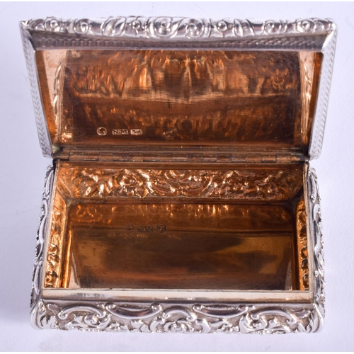 2030 - A MID 19TH CENTURY SILVER SNUFF BOX. Birmingham 1842. 141 grams. 8.5 cm x 5 cm.