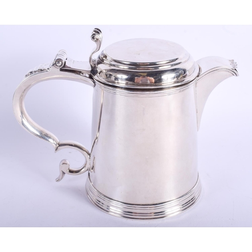 2038 - A LARGE 18TH CENTURY CONTINENTAL SILVER TANKARD with acanthus capped handle. 1.92 kgs. 21 cm x 18 cm... 