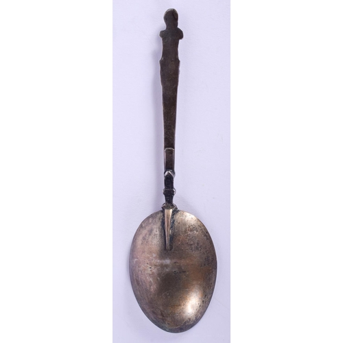 2040 - AN 18TH CENTURY CONTINENTAL SILVER SPOON. 51 grams. 17 cm long.