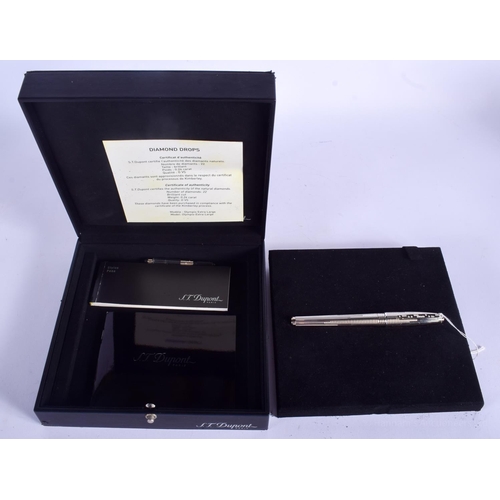 2048 - A GOOD GOLD DIAMOND AND PALLADIUM ST DUPONT FOUNTAIN PEN. 14.5 cm long.