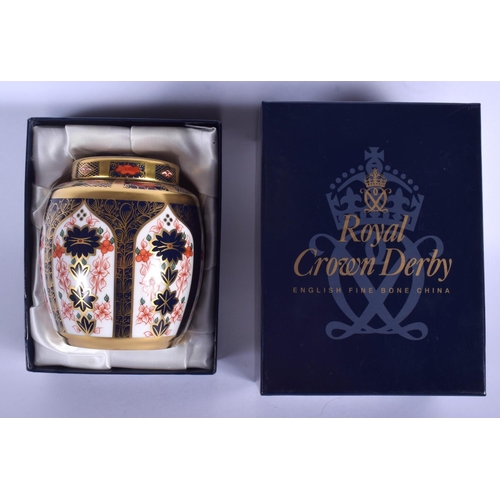 206 - Royal Crown Derby ginger jar pattern 1128 in presentation box. 11 cm high.