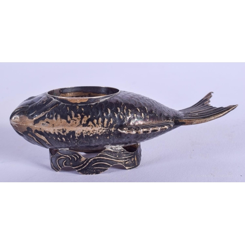 2060 - A VINTAGE SILVER FISH SALT. 24 grams. 6.5 cm wide.