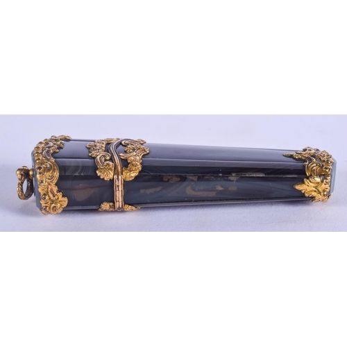 2079 - A FINE GEORGE III YELLOW METAL AGATE AND DIAMOND ETUI. 9.5 cm x 3.25 cm.