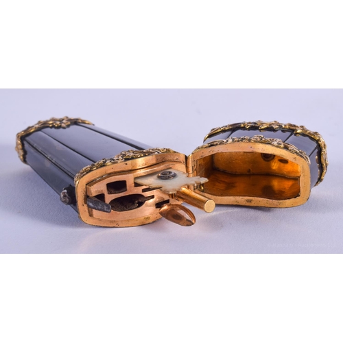 2079 - A FINE GEORGE III YELLOW METAL AGATE AND DIAMOND ETUI. 9.5 cm x 3.25 cm.