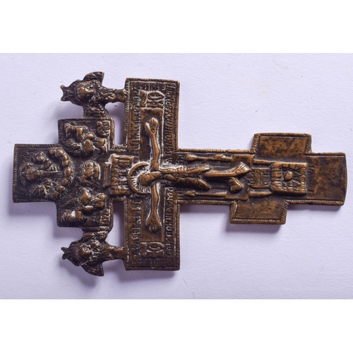 2088 - AN 18TH CENTURY RUSSIAN BRONZE CRUCIFIX decorated with scripture. 12 cm x 6 cm.