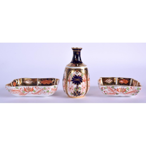 212 - Royal Crown Derby imari pattern 1128 small tray, another similar and a small vase. Vase 8.5 cm high.