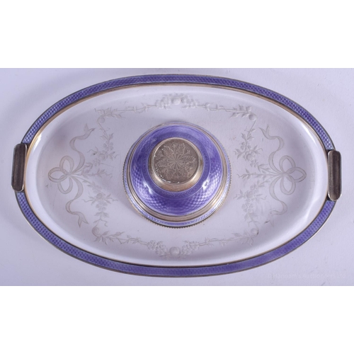 2189 - A LOVELY EARLY 20TH CENTURY SILVER AND ENAMEL INKWELL decorated with a floral roundel. 54 grams. 18 ... 