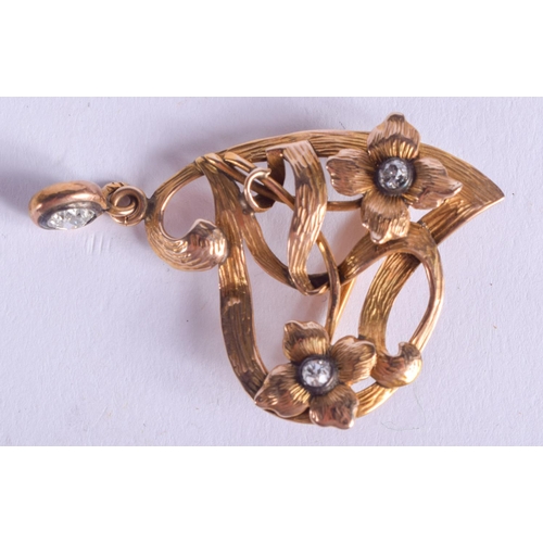 2193 - AN ANTIQUE GOLD AND DIAMOND BROOCH. 5.3 grams. 4.2 cm x 3 cm.