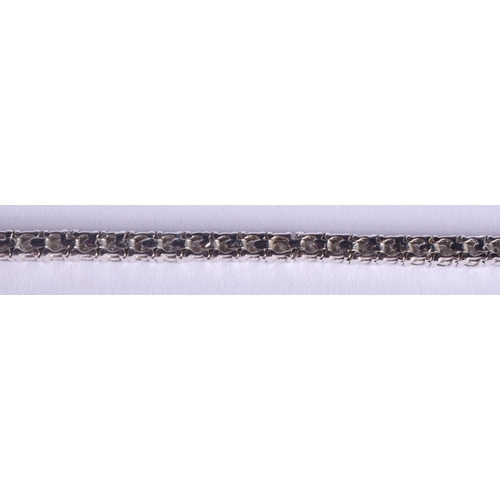 2219 - A FINE 18CT GOLD AND DIAMOND TENNIS BRACELET. 15.2 grams. 18 cm x 0.4 cm.