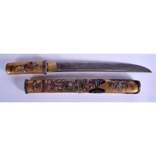 1340 - A FINE 19TH CENTURY JAPANESE MEIJI PERIOD GOLD LACQUER INLAID SHIBAYAMA TANTO KOSHIRAE the blade of ... 