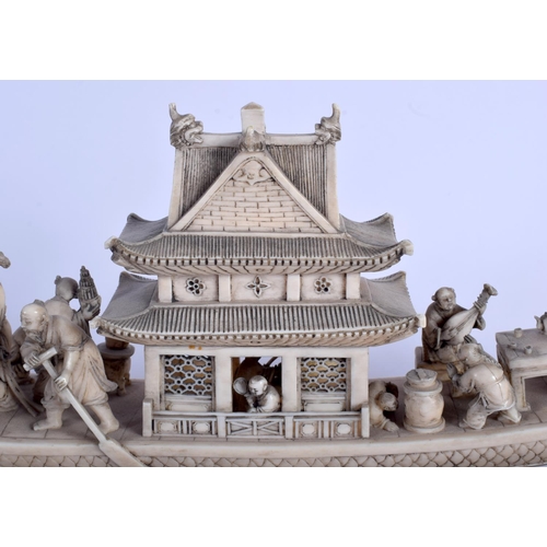 1642 - A GOOD 19TH CENTURY CHINESE CANTON IVORY DRAGON BOAT Qing, of unusually fine quality, modelled with ... 