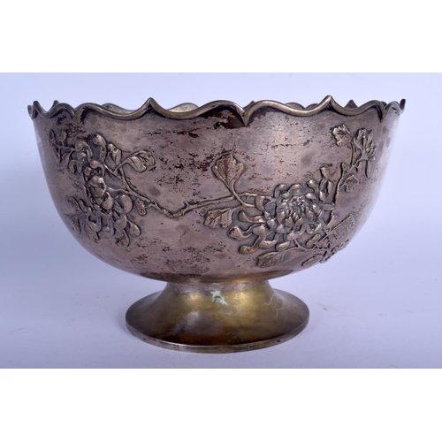 1644 - A LARGE 19TH CENTURY CHINESE EXPORT SILVER SCALLOPED BOWL in the manner of Wang Hing. 604 grams. 19 ... 