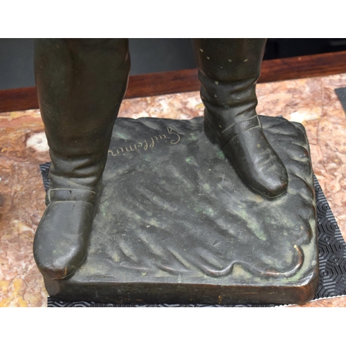 2356 - Emile Guillemin Hippolyte Guillemin (1841-1907) Napoleon, bronze modelled upon a square form base. 9... 