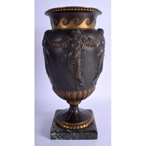 2361 - A LARGE 19TH CENTURY FRENCH BRONZE CLASSICAL URN possibly after a model by Barbedienne. 37 cm x 13 c... 