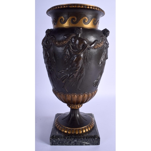 2361 - A LARGE 19TH CENTURY FRENCH BRONZE CLASSICAL URN possibly after a model by Barbedienne. 37 cm x 13 c... 