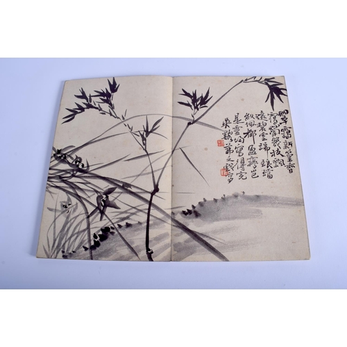 1016 - AN EARLY 20TH CENTURY CHINESE INK WORK WATERCOLOUR BOOKLET Late Qing/Republic. 35 cm x 28 cm each op... 