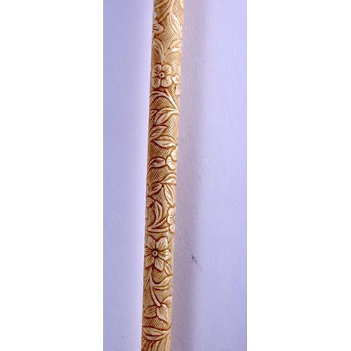 1174 - AN EXTREMELY RARE 19TH CENTURY CHINESE CANTON IVORY FOLDING SCROLL POINTER Qing, with silver mounts.... 