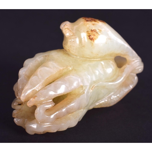 1276 - A 19TH CENTURY CHINESE CARVED GREEN JADE FINGER CITRON Qing. 4 cm x 3.25 cm.