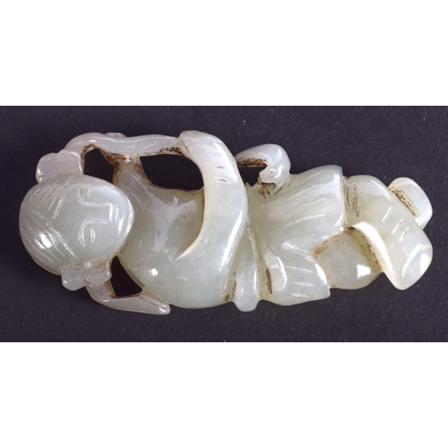 1298 - AN EARLY 20TH CENTURY CHINESE CARVED GREEN JADE GIRL Late Qing/Republic. 6.5 cm x 2.75 cm.