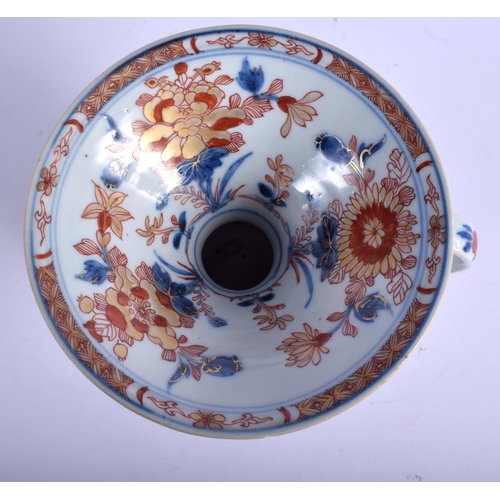 1303 - AN EARLY 18TH CENTURY CHINESE EXPORT IMARI SPITTOON Kangxi/Yongzheng. 16 cm wide.