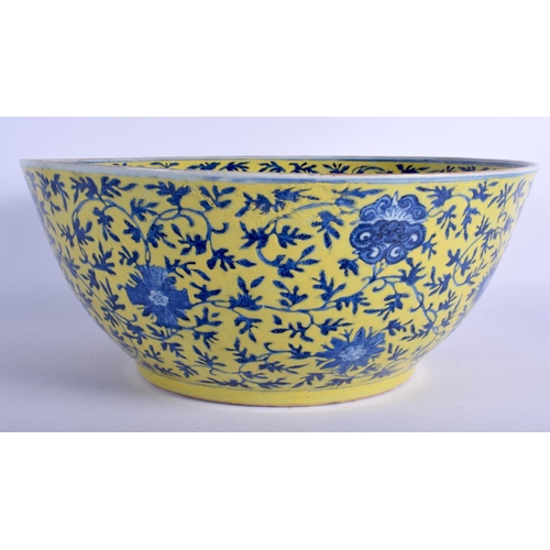 1306 - A LARGE 18TH/19TH CENTURY CHINESE BLUE AND WHITE PORCELAIN PUNCH BOWL Late Qianlong/Jiaqing, with ov... 