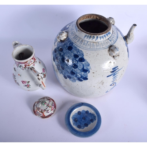 1316 - A LARGE 18TH CENTURY CHINESE EXPORT FAMILLE ROSE SPARROW BEAK JUG Qianlong, together with a blue and... 