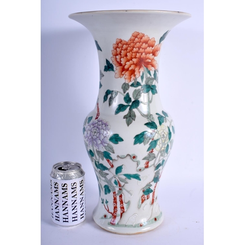 1336 - A LARGE 19TH CENTURY CHINESE FAMILLE VERTE PORCELAIN YEN YEN VASE Qing, painted with floral sprays. ... 